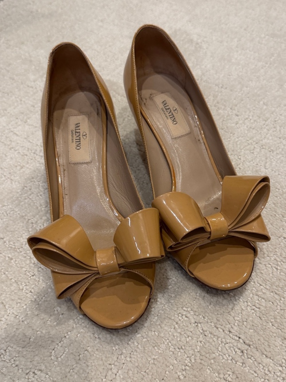 Valentino Patent Leather Tan Bow Peep-Toe Pumps 37